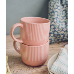 Tasse en grès rose - Striée et unique